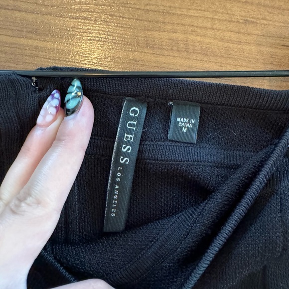 black guess skirt! - Picture 3 of 4